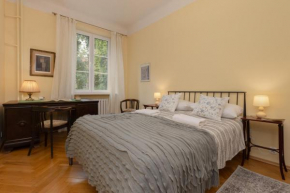 Warsaw New Town Square Apartment for 5 Guests by Noclegi Renters